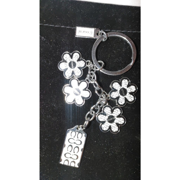 Coach Logo Sunflower Keychain in White & Silver with Dustbag & Box - Picture 3 of 4